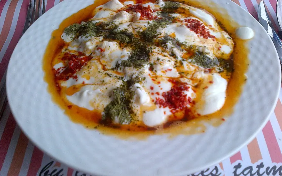 Yoğurtlu Mantı (temsili görsel)